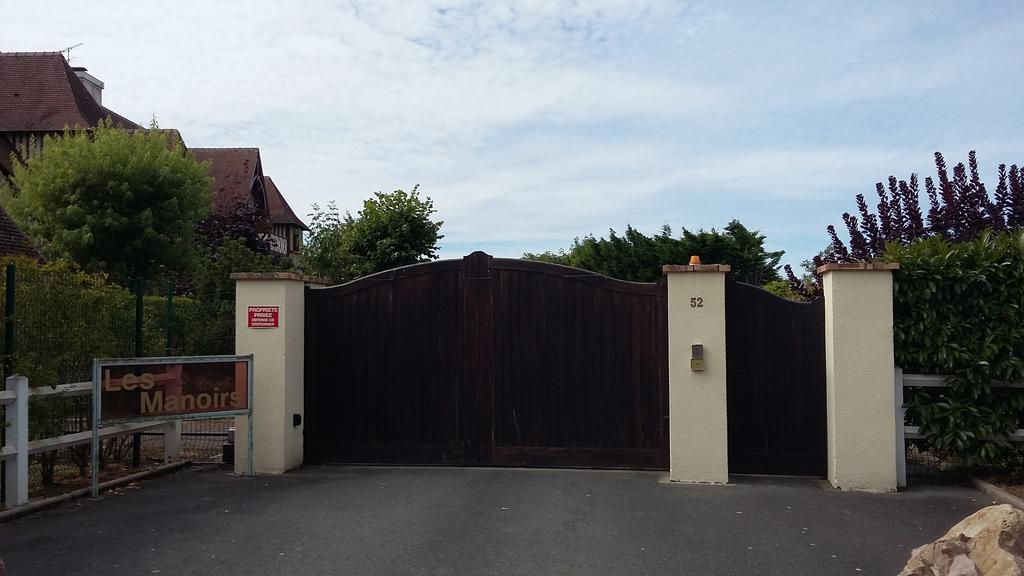 Les Manoirs Apartment Deauville Bagian luar foto