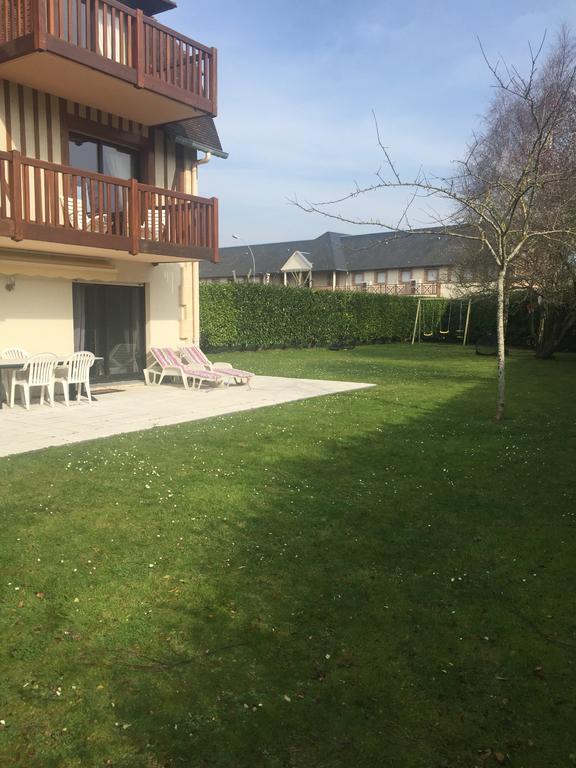 Les Manoirs Apartment Deauville Bagian luar foto